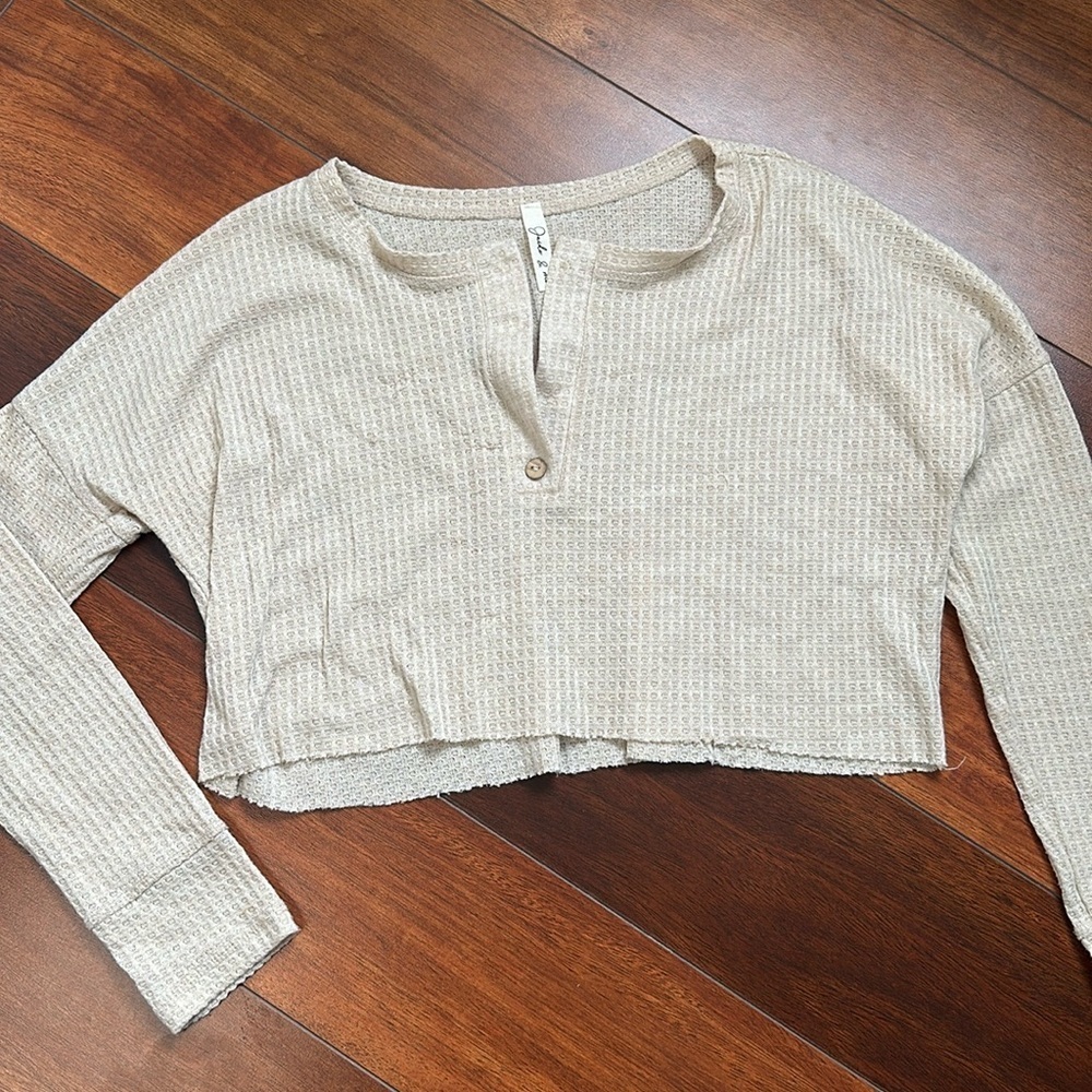 Jaide & Me waffle long sleevee crop top tan small